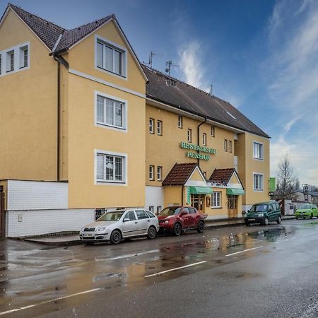 Pension U Mydlaru Mnichovo Hradiste Luaran gambar