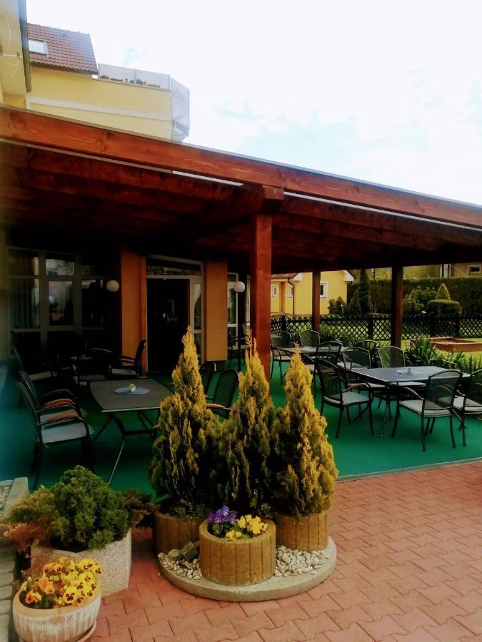Pension U Mydlaru Mnichovo Hradiste Luaran gambar