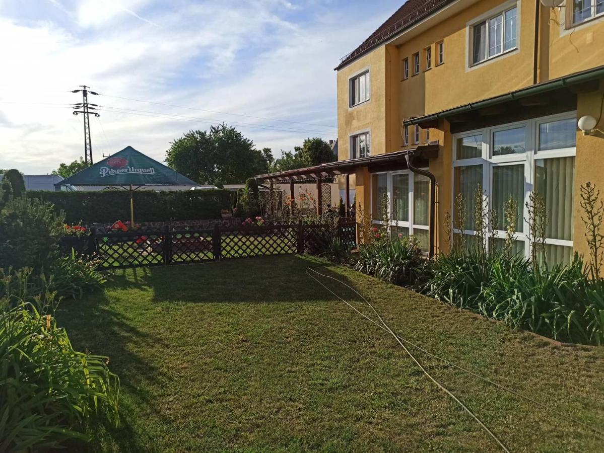 Pension U Mydlaru Mnichovo Hradiste Luaran gambar