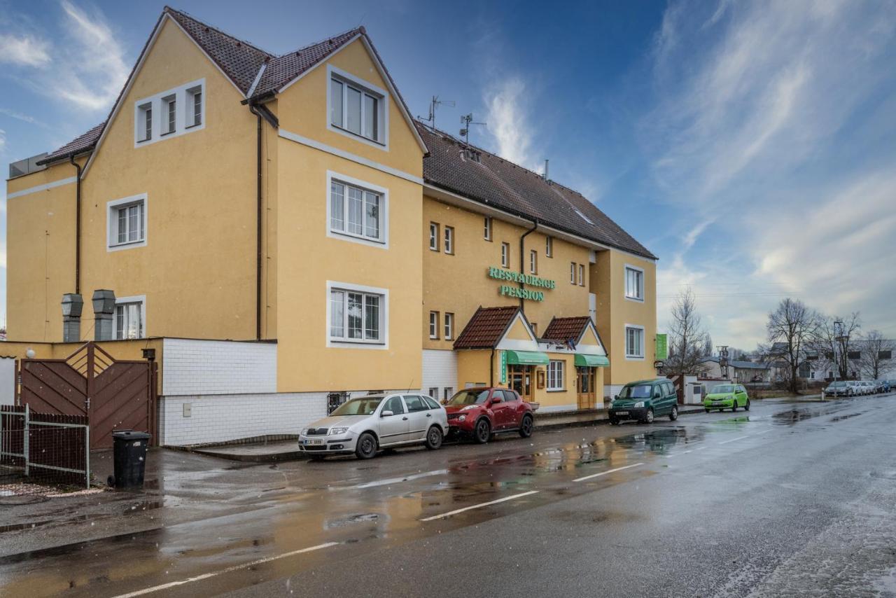 Pension U Mydlaru Mnichovo Hradiste Luaran gambar